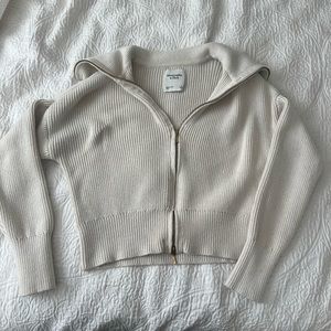 Abercrombie & Fitch cream sweater